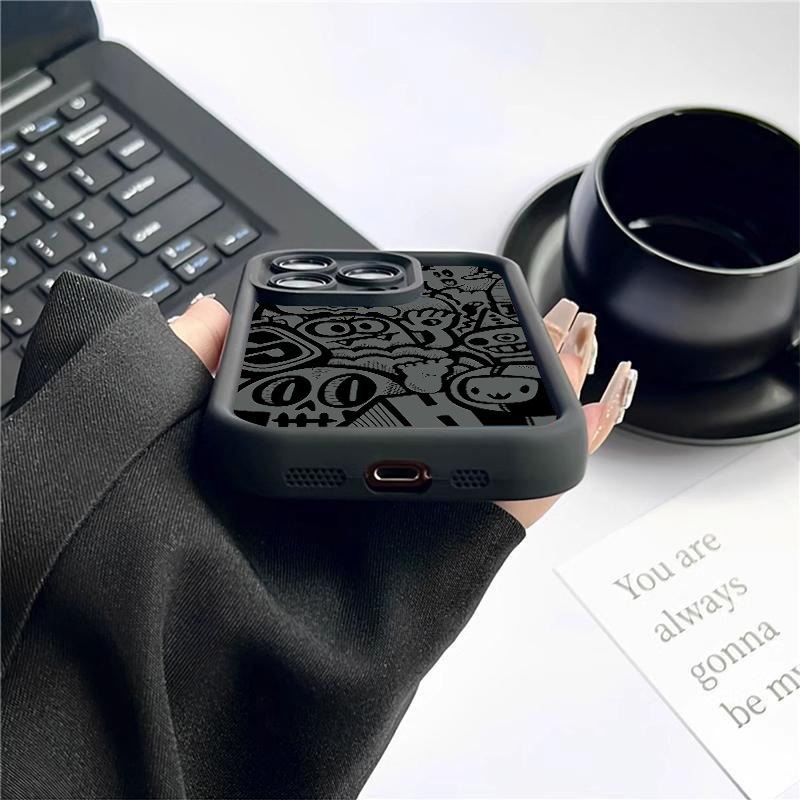 غطاء هاتف بتصميم جرافيتي أسود  - مراجعة Phone Cases That Cover The Camera وسعره